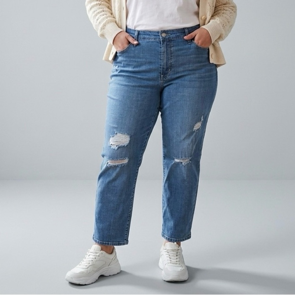 Levi's Boyfriend Mid Rise Distressed Jeans Medium Wash Tapered Leg Plus Size 18W